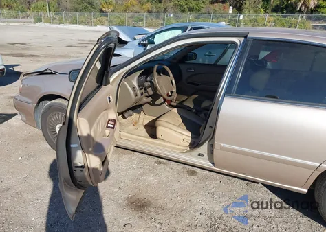 1997 Infiniti I30 Touring z USA, uszkodzony, nr VIN JNKCA21D3VT515652